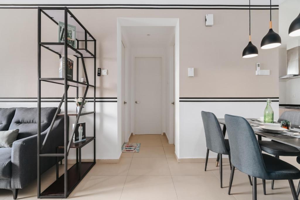 Nowhere 2Br & 2Bath Apartment With Balcony @ Reizz Residences กัวลาลัมเปอร์ ภายนอก รูปภาพ